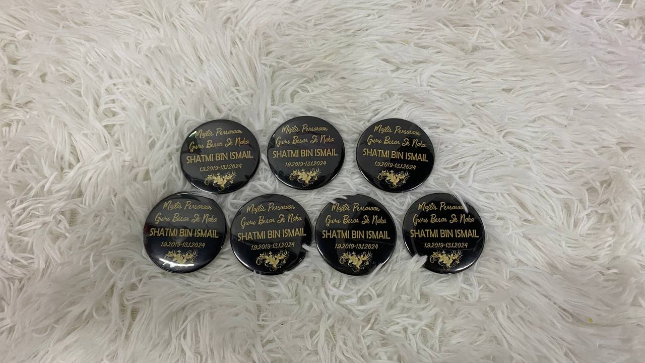 BUTTON BADGE